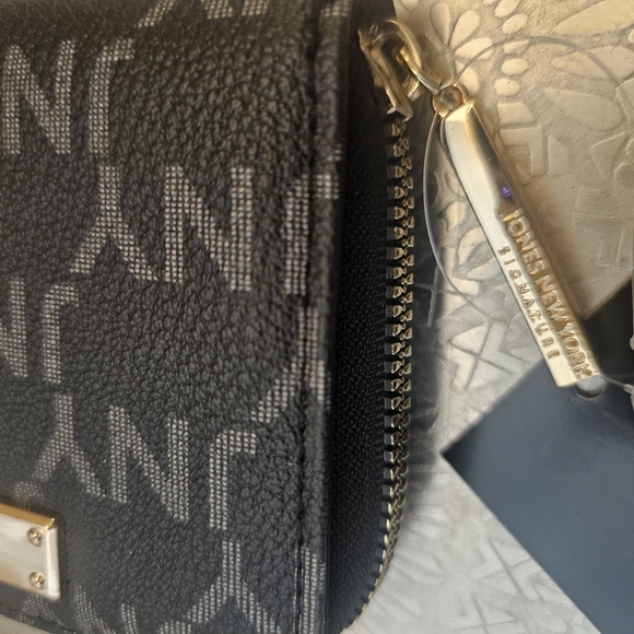 Jones New York Black Wallet - Picture 8 of 8